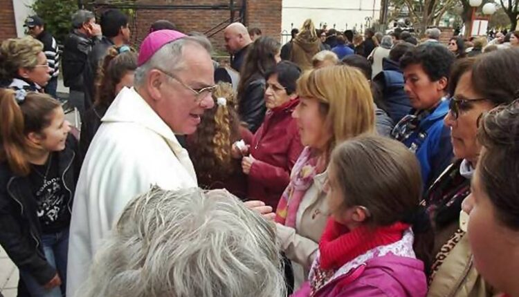 Mons. Collazuol: "Experimentar en familia la alegría que nos trae Jesús Resucitado"