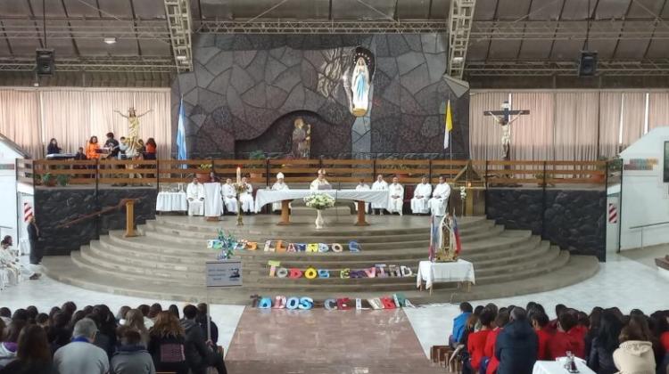 Mons. Colombo presidió la misa para los colegios católicos de Mendoza