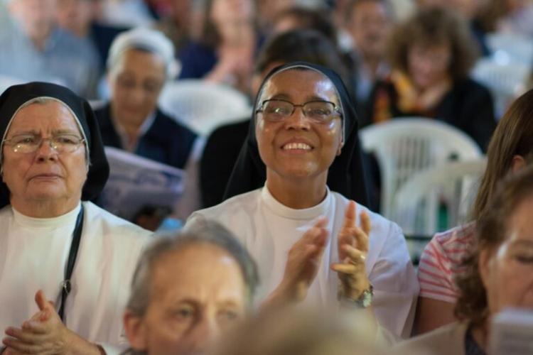 Mons. Colombo valoró el servicio "tan importante y muchas veces oculto" de los consagrados