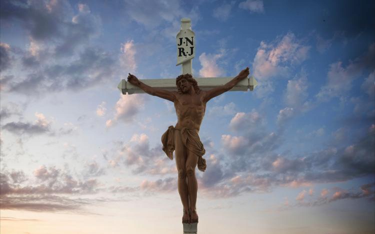 Mons. Croxatto: 'En Semana Santa, dejarnos invadir por esa fragancia de Cristo'