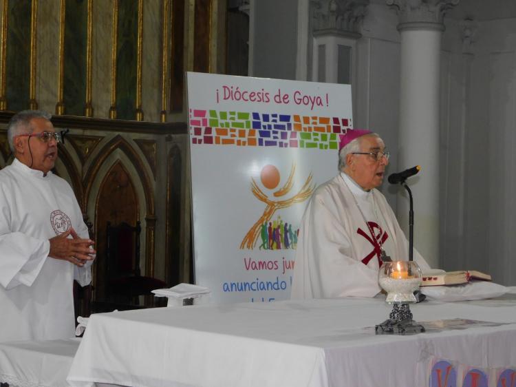 Mons. Faifer celebró los siete años de la capilla de Adoración Eucarística