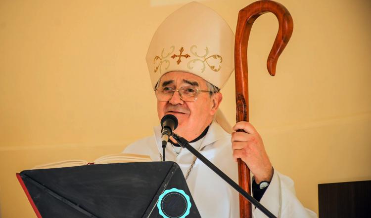 Mons. Fernández: Dios "pasa" para consolar a su pueblo y sacarlo del sufrimiento