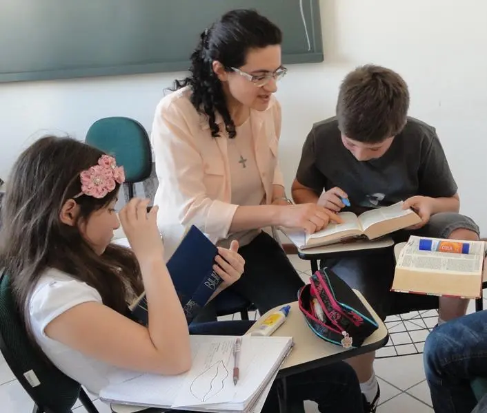 Mons. Fernández propuso "líneas operativas" para la catequesis y la pastoral juvenil