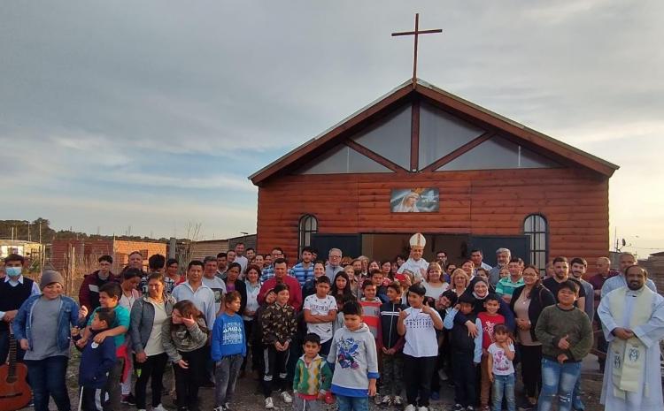 Mons. Fernández: "Ustedes son dignos de una tierra, un techo y un trabajo"