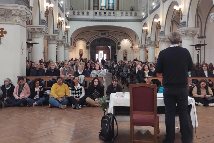 Mons. García Cuerva, a catequistas: 'Anunciar el Evangelio sin demora, sin asco y sin miedo'