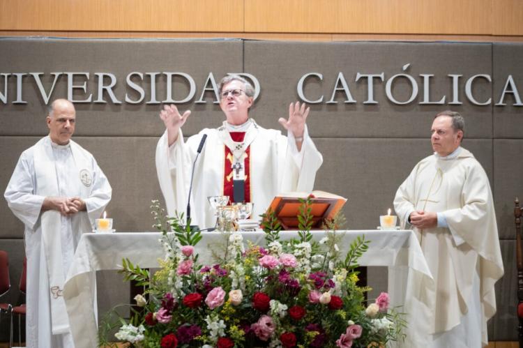 Mons. García Cuerva, a la UCA: 'No nos olvidemos de nuestra responsabilidad social'