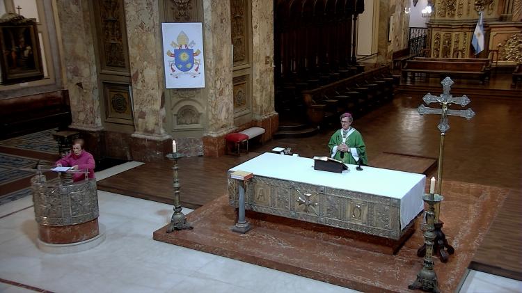 Mons. García Cuerva presidirá la misa que se transmite por medios digitales