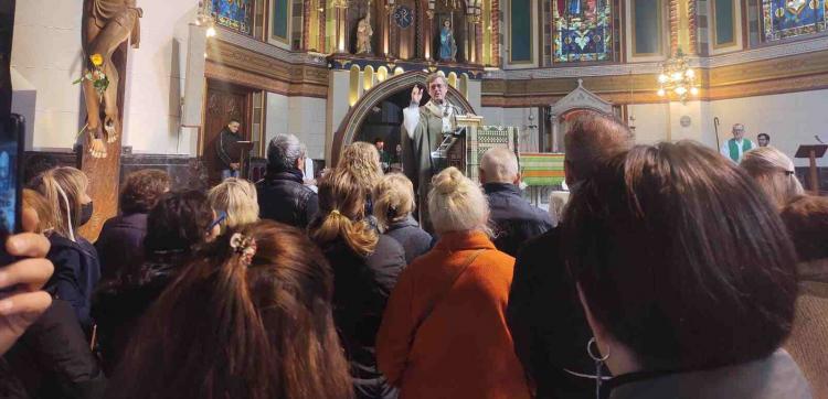 Mons. García Cuerva visitó el santuario porteño de la Virgen de Pompeya