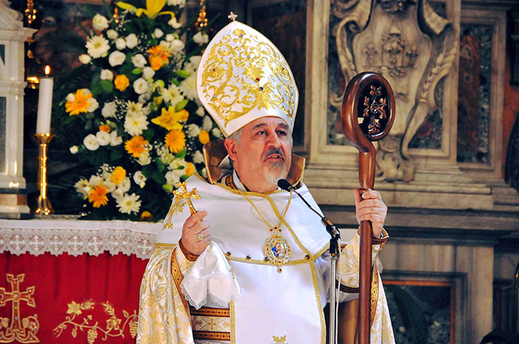 Mons. Hakimian animó a vivir una Navidad en la fe y la caridad