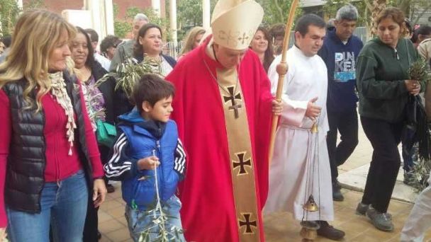 Mons. Lozano: "Con los ramos en la mano y Jesús en el corazón"