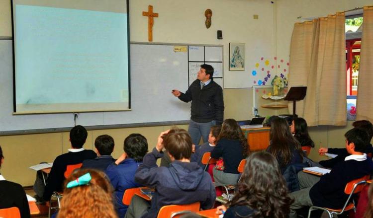 Mons. Martín, a educadores: 'Ustedes son fiel reflejo de la esperanza de lo nuevo'