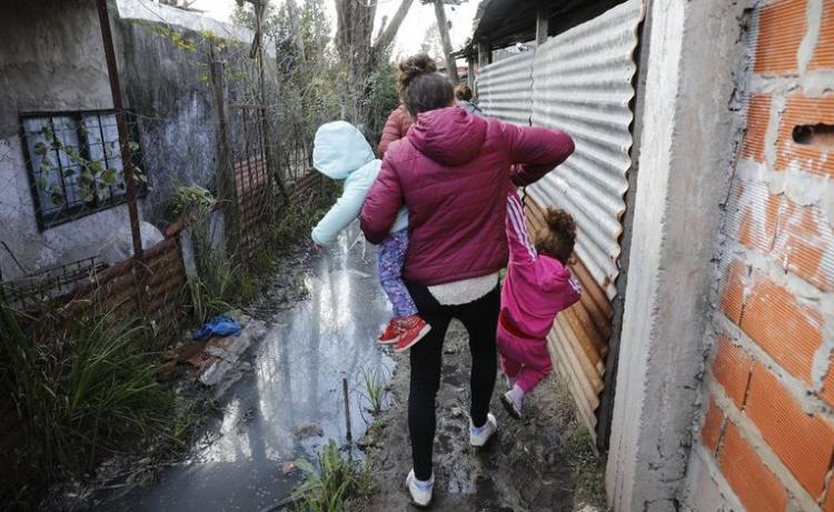 Mons. Martín: La maternidad es el don más precioso que Dios regala