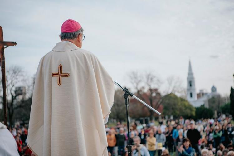 Mons. Martín: 'Los tesoros del reino de Dios se revelan a los humildes'