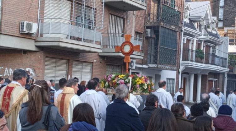 Mons. Martín: Que la Eucaristía nos transforme para ser instrumentos de justicia y paz