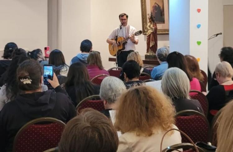 Mons. Mestre, a catequistas de adultos: 'Escuchar y ayudar a vivir el encuentro con Jesús'