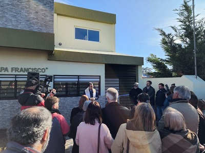 Mons. Mestre bendijo la casa de la caridad "Papa Francisco" en Miramar