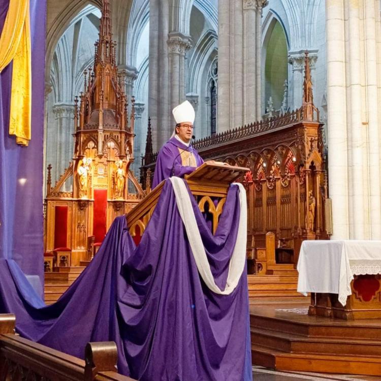 Mons. Mestre: 'Contemplar el triunfo de Jesús sobre la tentación'