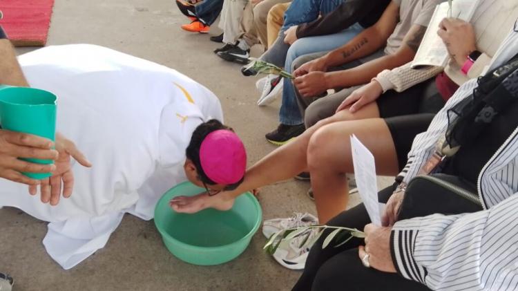 Mons. Mestre inició las celebraciones de Semana Santa en la Alcaidía 44 de Batán