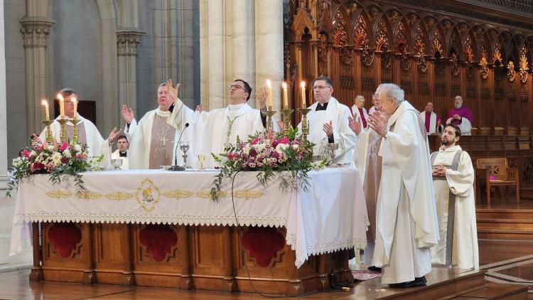 Mons. Mestre inició su ministerio pastoral al frente de la arquidiócesis de La Plata