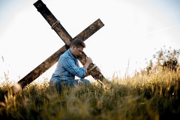 Mons. Mestre: 'Vivir nuestras pequeñas o grandes cruces con el Señor'