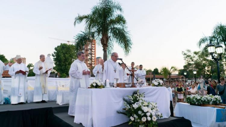 Mons. Ojea: "Es notable como María deja entrar a Dios en su vida"