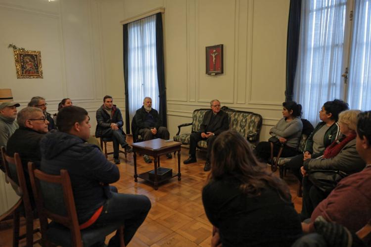 Mons. Ojea recibió a referentes de movimientos sociales