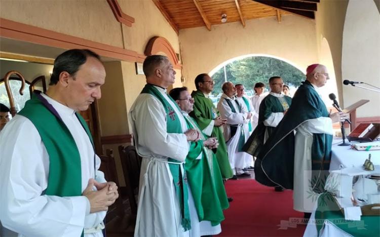 Mons. Olivera: "La presencia del capellán expresa la cercanía del amor de Dios"