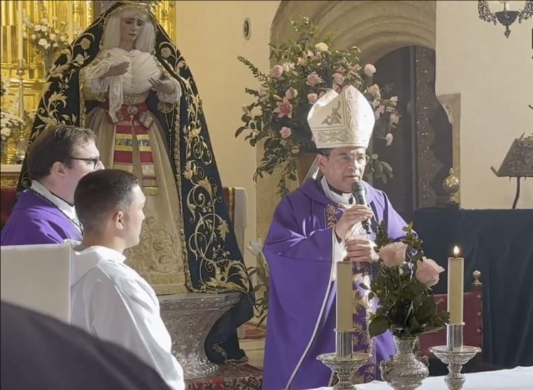 Mons. Rolando Álvarez celebró su primera misa pública desde su destierro