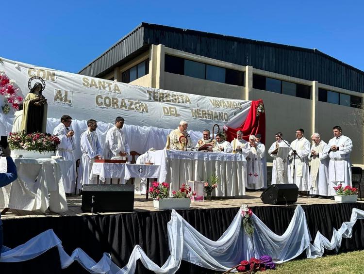 Mons. Zurbriggen presidió las fiestas patronales en honor a santa Teresita