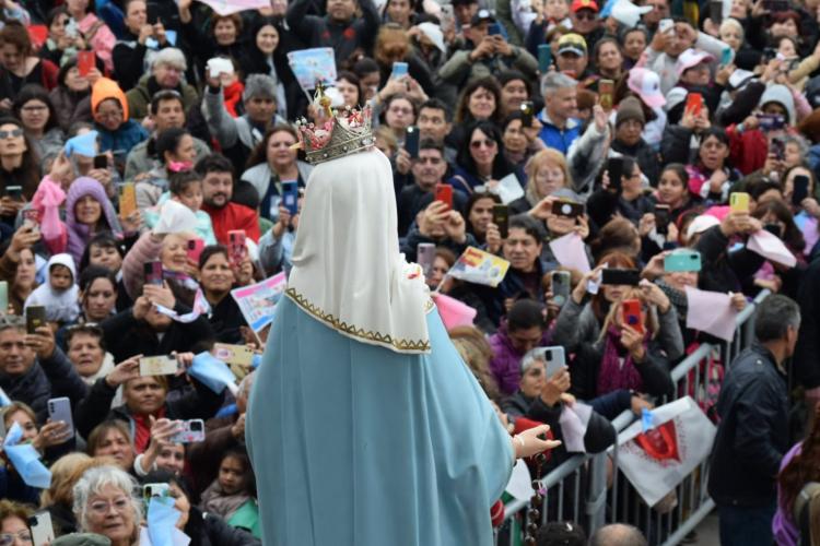 Multitudinaria celebración en honor a la Virgen en San Nicolás