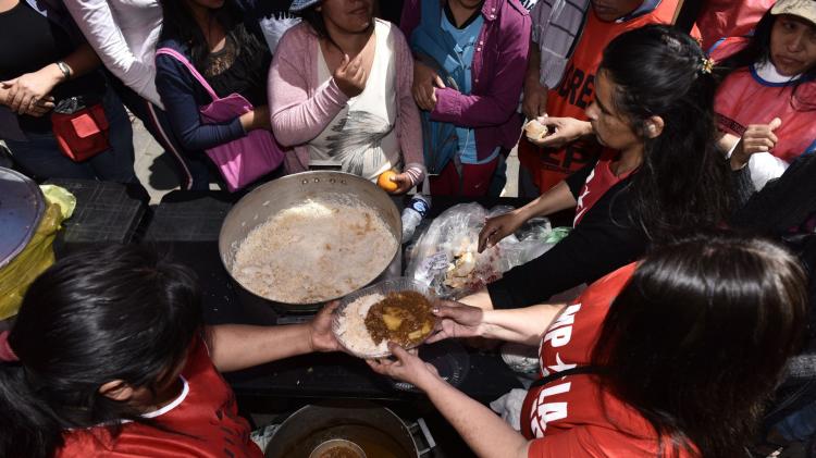 Según el Observatorio de la UCA, más de 18 millones de argentinos son pobres