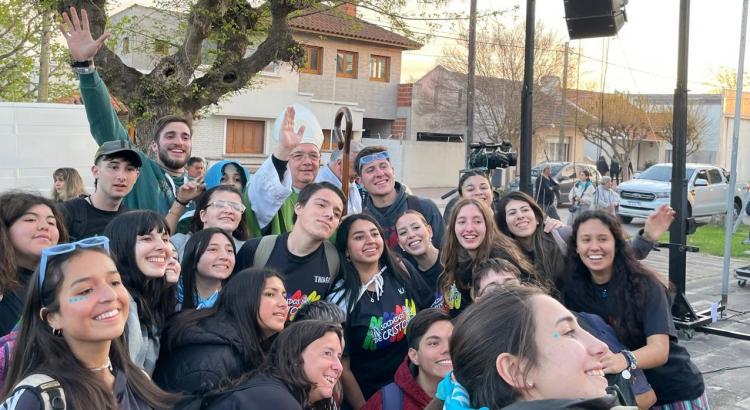 Otamendi recibió a cientos de jóvenes en la edición 56ª de la Invasión de Pueblos