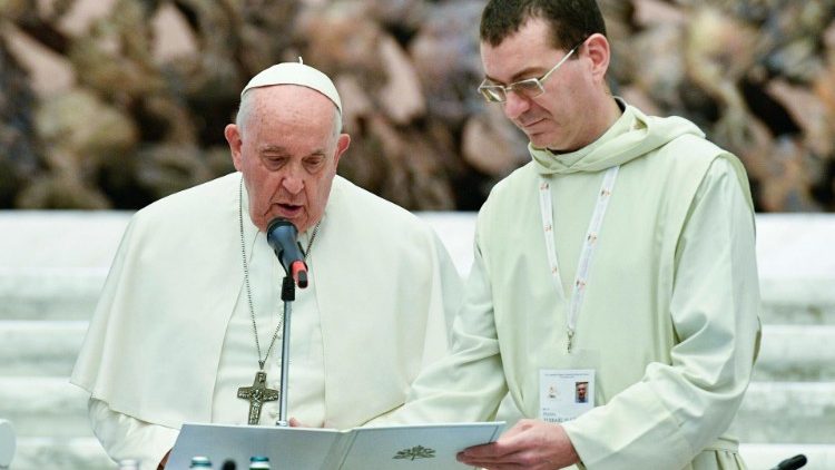 Francisco: 'Me gusta pensar en la Iglesia como pueblo fiel de Dios'