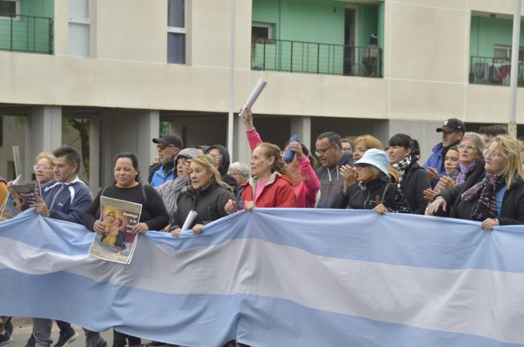 Paraná: Trabajadores van al santuario La Loma para pedir por el pan de cada día