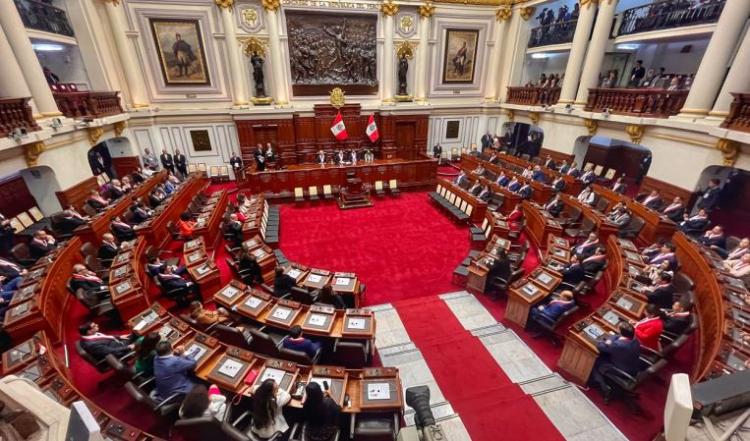 Perú: los obispos piden respetar la Constitución en las investigaciones en el Congreso