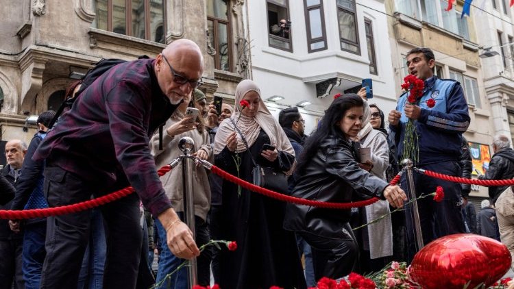 Pesar del Papa tras el atentado en Estambul