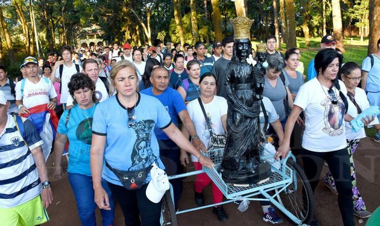 Posadas: cientos de devotos peregrinaron al santuario de Loreto