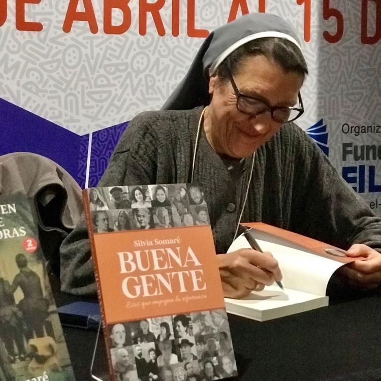 Presentaron el libro 'Buena Gente. Esos que empujan la esperanza'