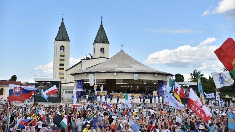 'Proclamen el Evangelio con valentía', alentó el Papa a los jóvenes en Medjugorje