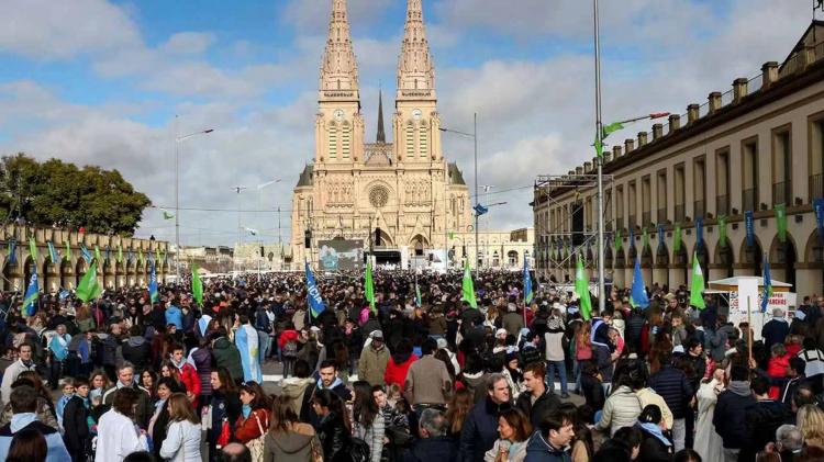 Quilmes: nueva peregrinación diocesana al santuario de Luján