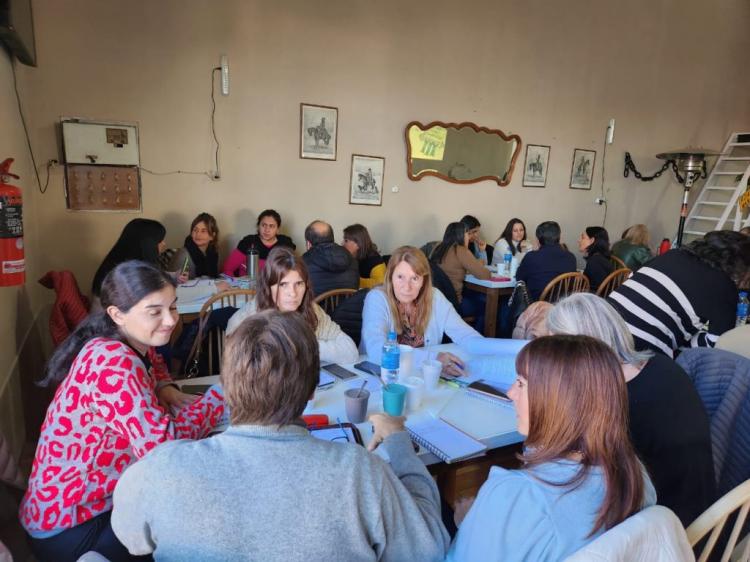 Reunión de directivos de los colegios de Nueve de Julio en Carlos Casares