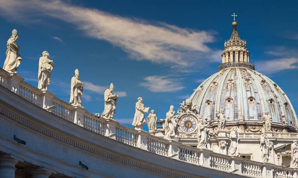 Reunión del Papa con los representantes pontificios