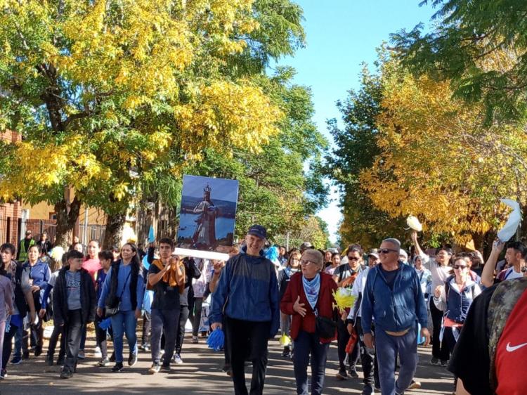 Santo Tomé vivió su primera peregrinación diocesana a La Cruz