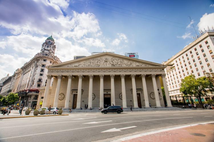 Se lanzó una campaña para reparar el techo de la catedral de Buenos Aires