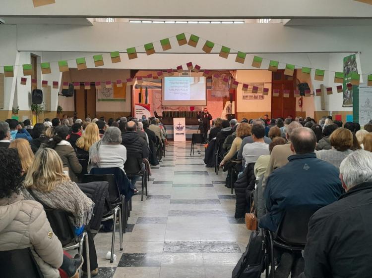 Los laicos renuevan su actitud de servicio a la sociedad 'agrandando la tienda'