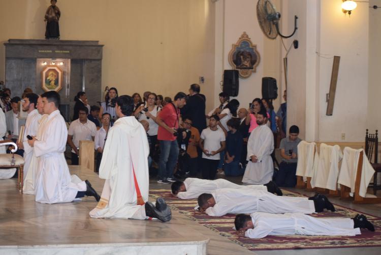 Tres jóvenes fueron ordenados diáconos y dos recibieron el lectorado en Corrientes