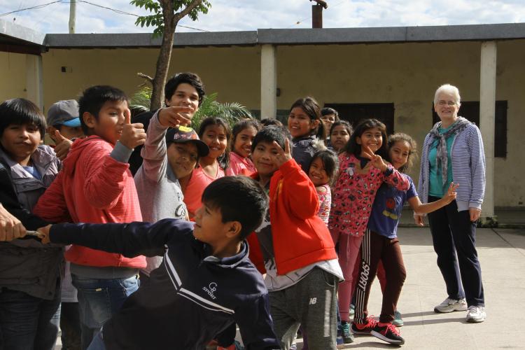 Un 30% de los chicos que asisten a escuelas de gestión privada están en situación de pobreza