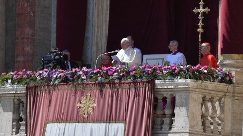 Urbi et Orbi: "¡Dejémonos vencer por la paz de Cristo! La paz es posible"