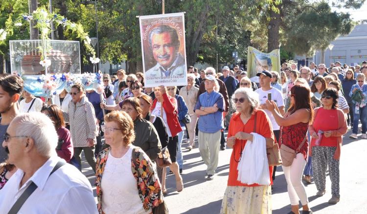 Viedma: miles de fieles en la X Peregrinación por san Artémides Zatti